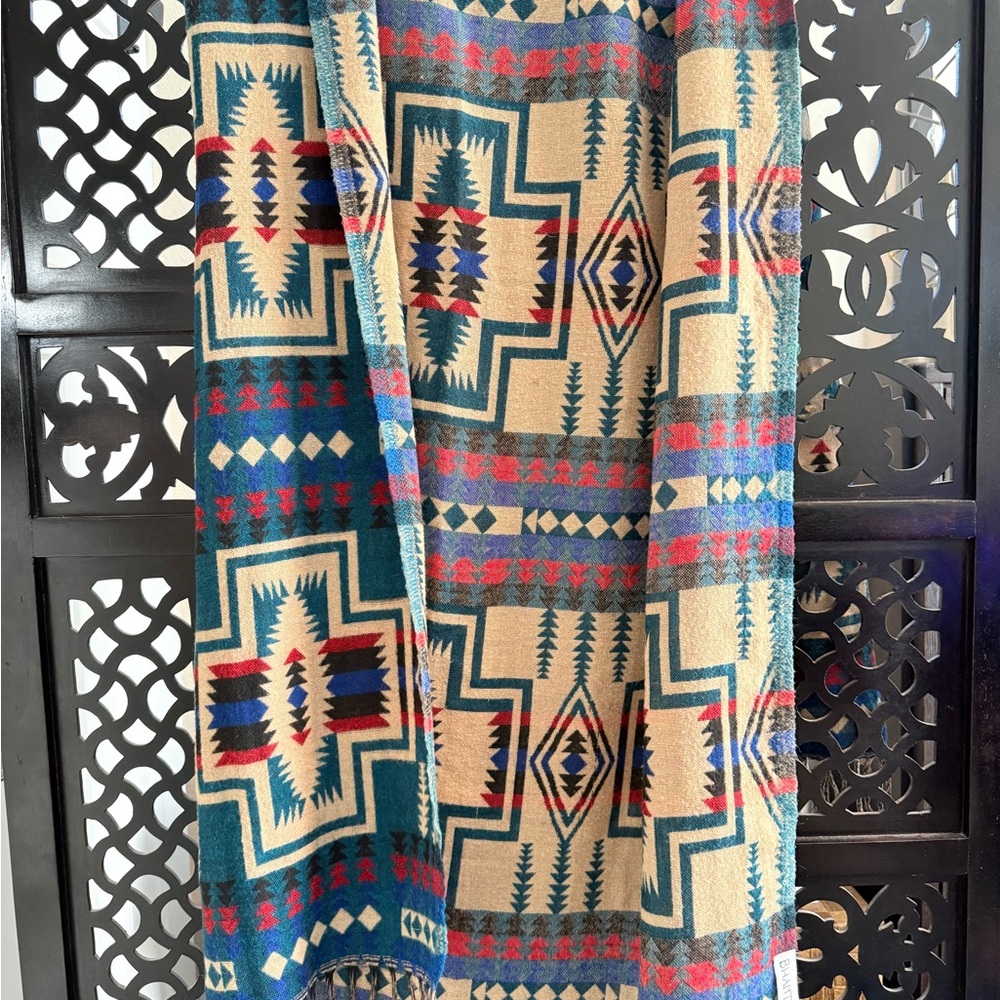 Geometric Patterned Scarf in Teal and Cream - Picture 3 of 4